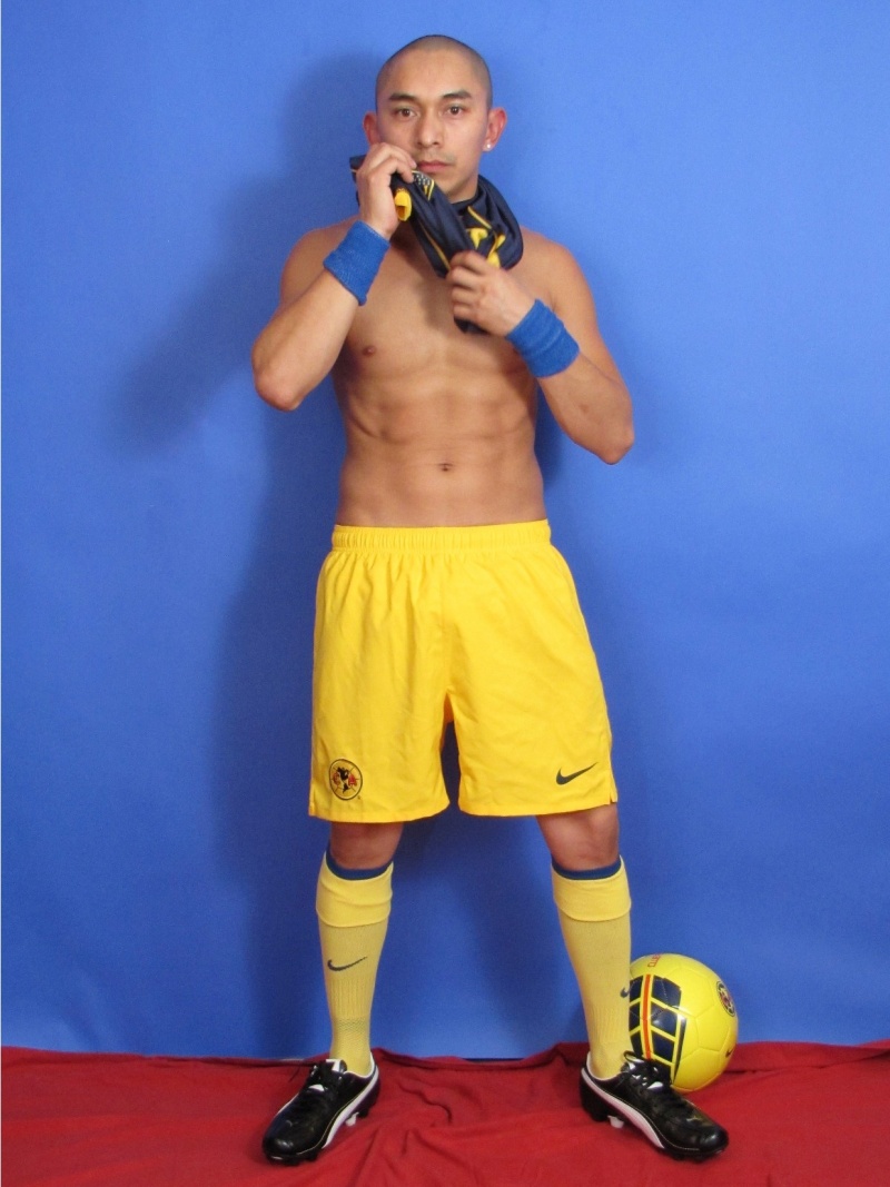 Male model photo shoot of Robby Mendez1 in La casa Hub