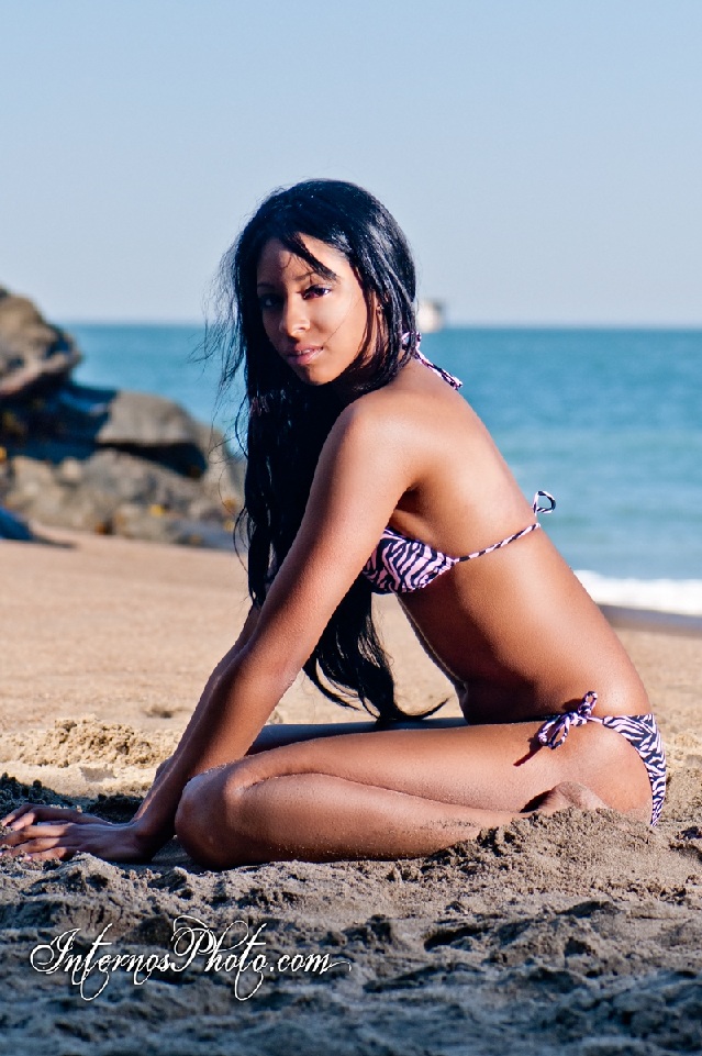 Female model photo shoot of Dharma Gee