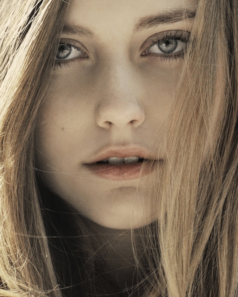 Female model photo shoot of Christina Candelario 