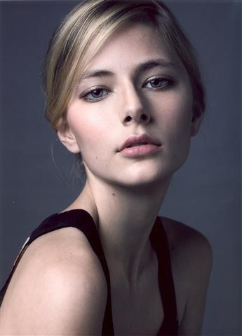 Female model photo shoot of Julia Dale