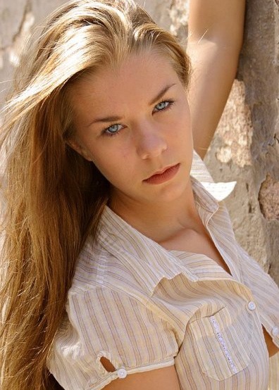 Female model photo shoot of Jen Tanner