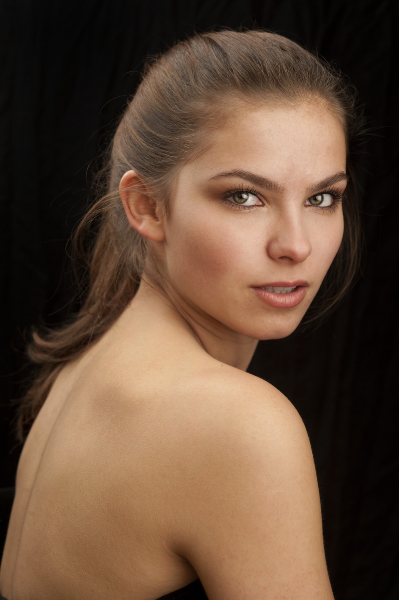 Female model photo shoot of Laura maij  by Sander de fotograaf