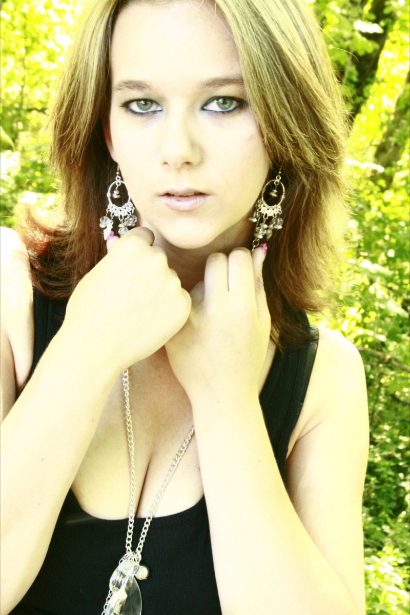 Female model photo shoot of Skylerlove