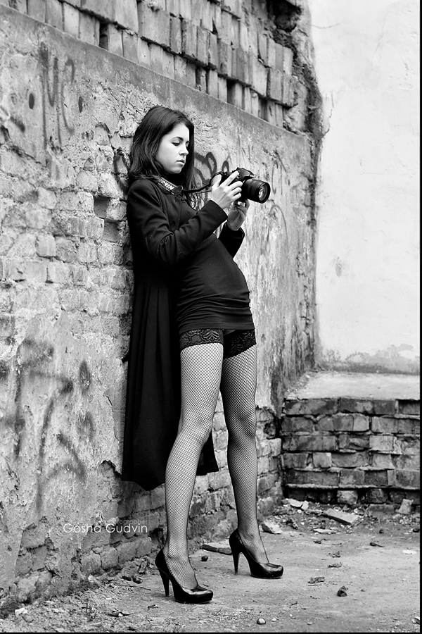 Female model photo shoot of Yane Ivaschenko
