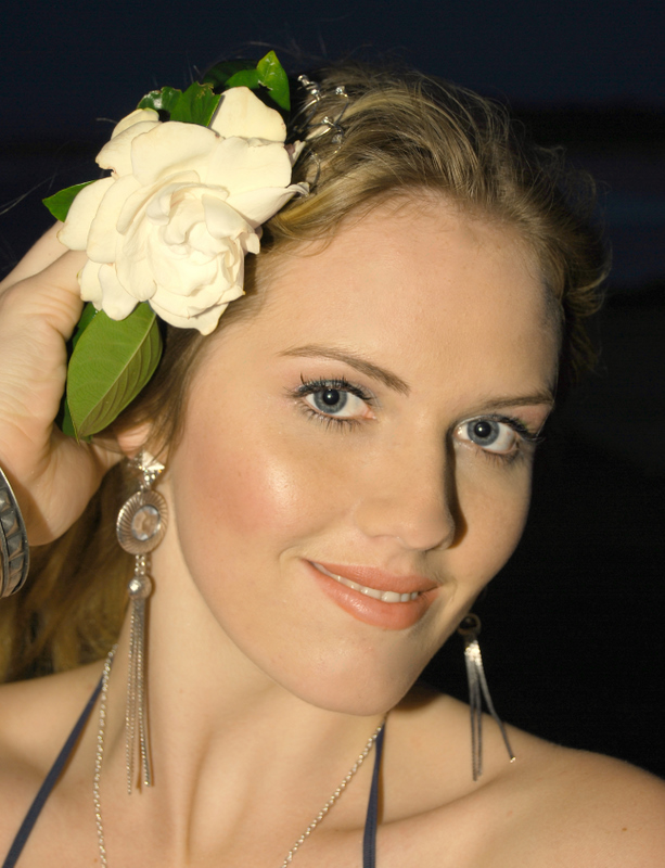 Female model photo shoot of Stardust Make-up