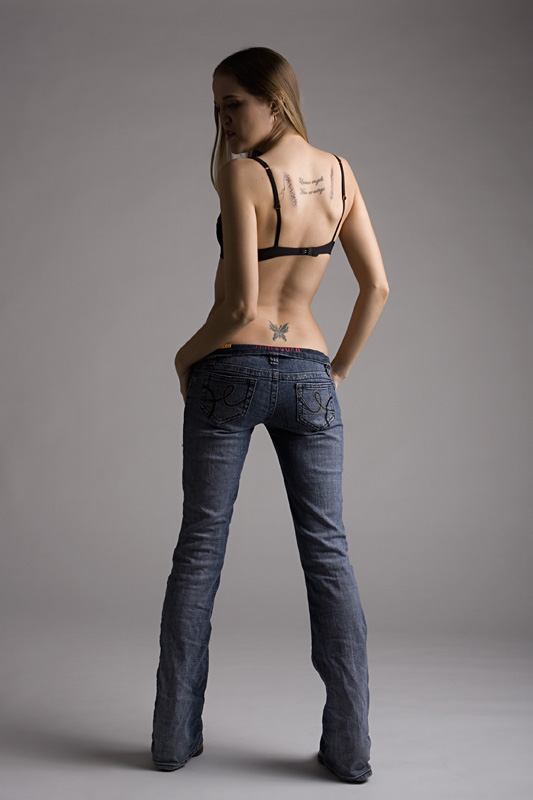 Female model photo shoot of Kristie Devoid