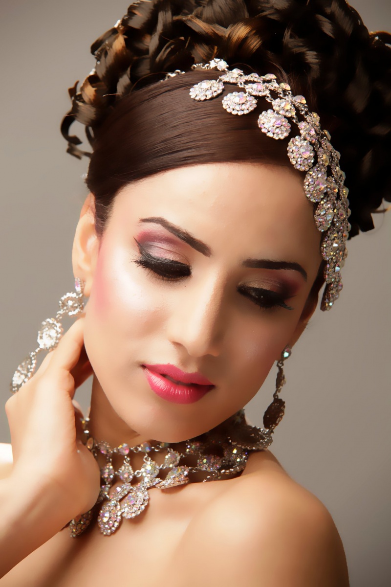 Female model photo shoot of Preeti21