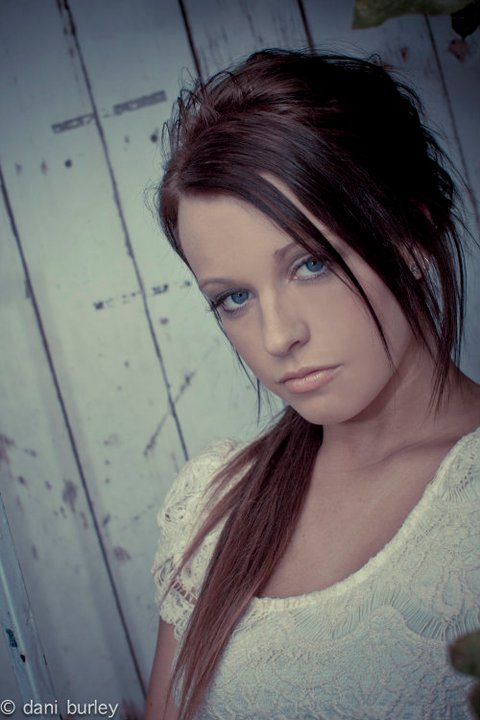 Female model photo shoot of Veronica Rodman Make-up