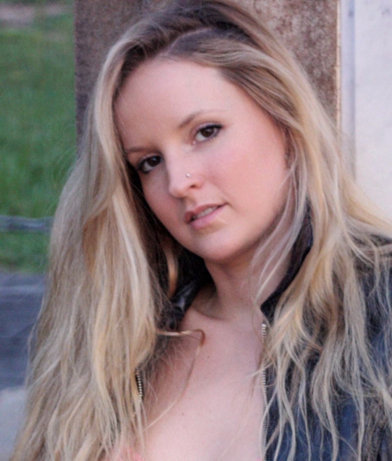 Female model photo shoot of Johanna Helena