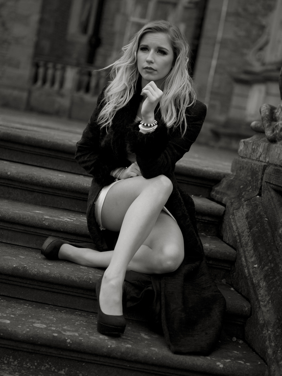 Female model photo shoot of Lauren-Ashleigh Hall