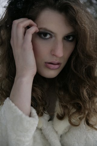 Female model photo shoot of Alanna Tull