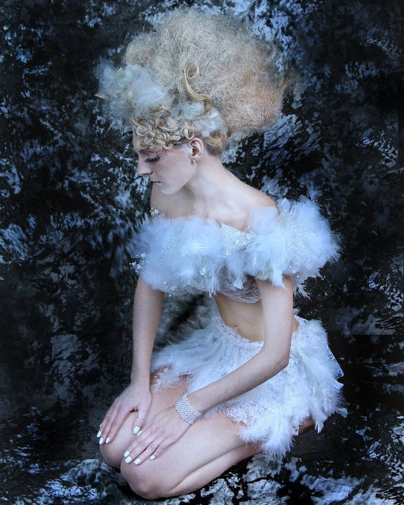 Female model photo shoot of Amanda Nesin, hair styled by Laurendoeshair