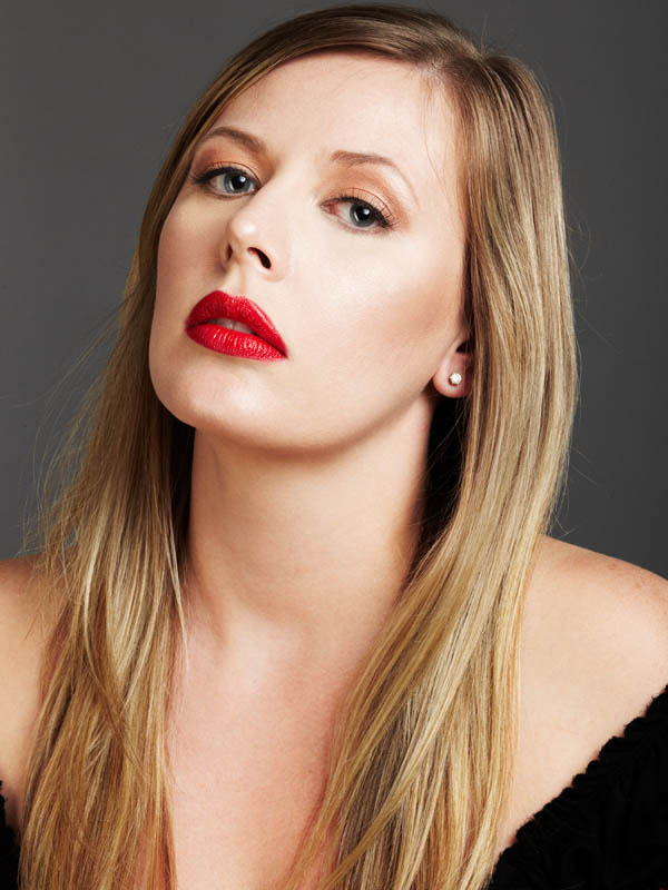 Female model photo shoot of Alyssa McCarthy