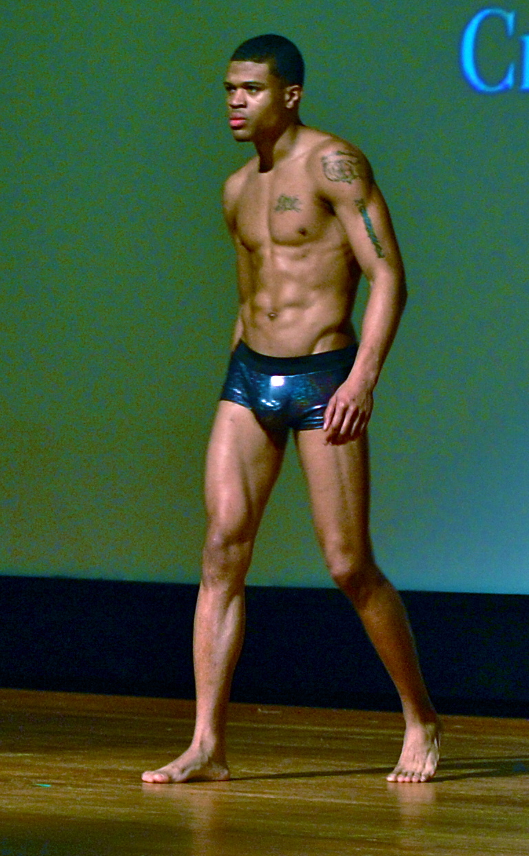 Male model photo shoot of Douglas Howard in Chicago