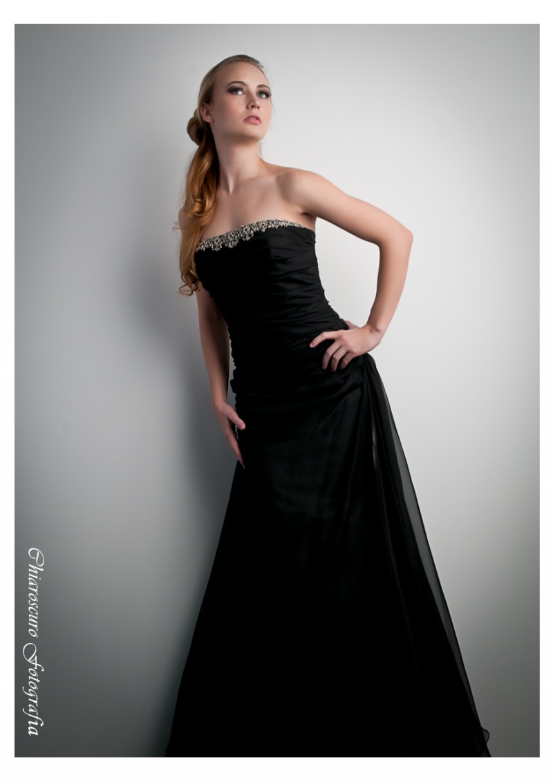 Female model photo shoot of Rayne Day by Chiaroscuro Fotografia