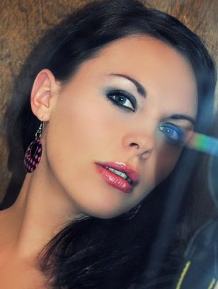Female model photo shoot of AmandaCuttie
