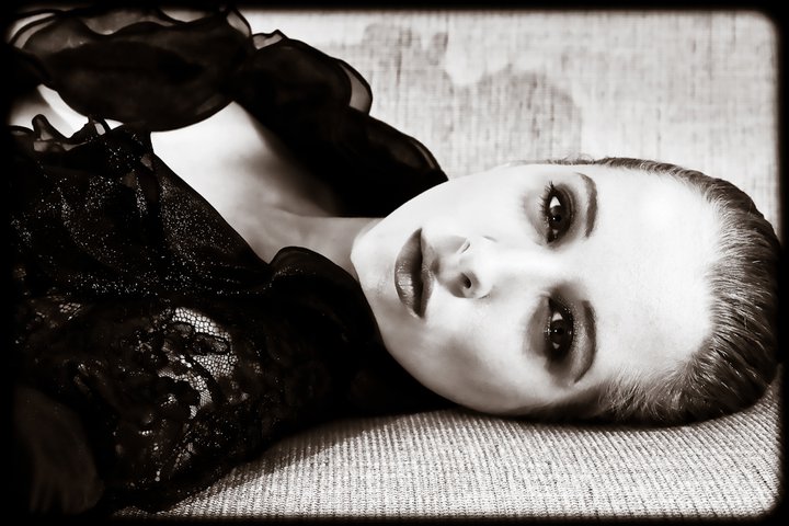 Female model photo shoot of Claire Radbourne