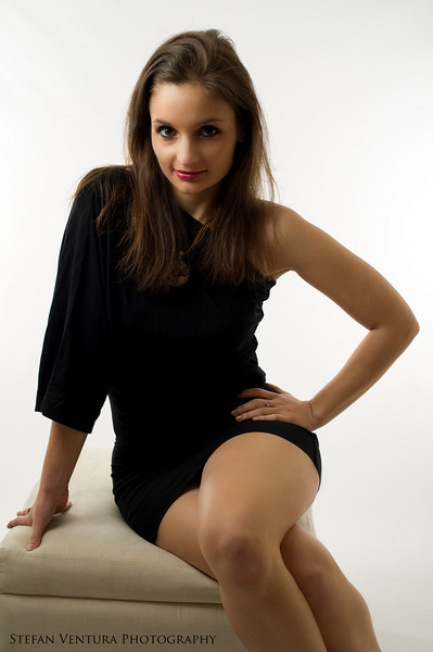 Female model photo shoot of Aysha Benedicte by Merlinrd