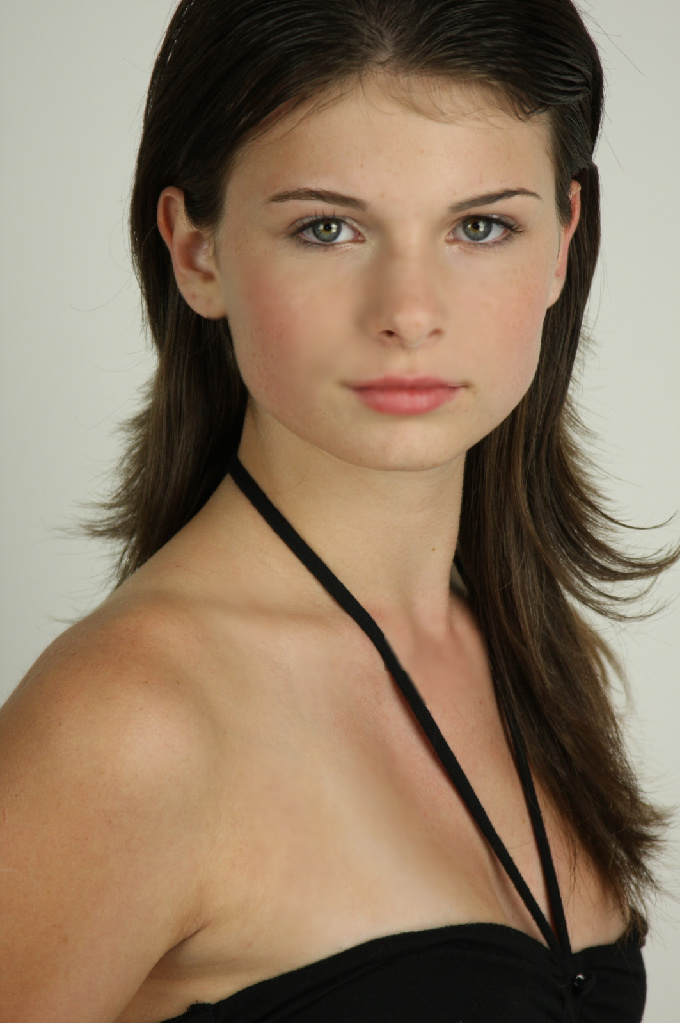 Female model photo shoot of JennyGreen