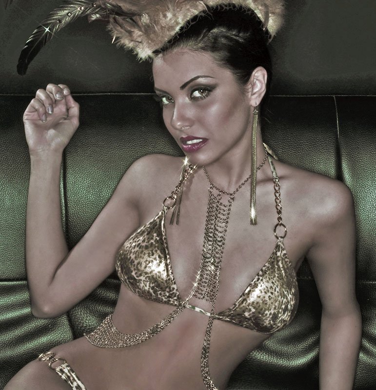 Female model photo shoot of Devaue Body Jewelry