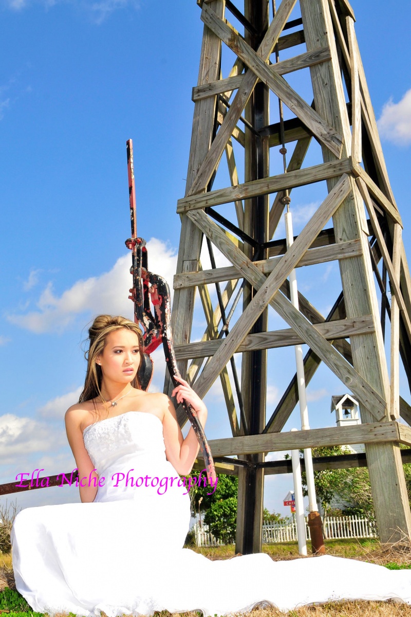Female model photo shoot of Ella Niche Photography