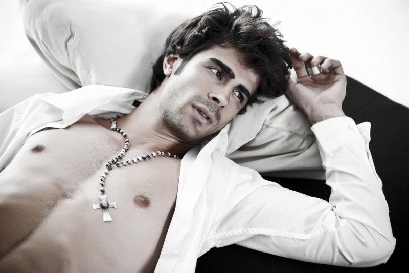 Male model photo shoot of Tato Arce