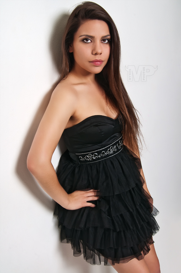 Female model photo shoot of Ems Models by MykesPhotos