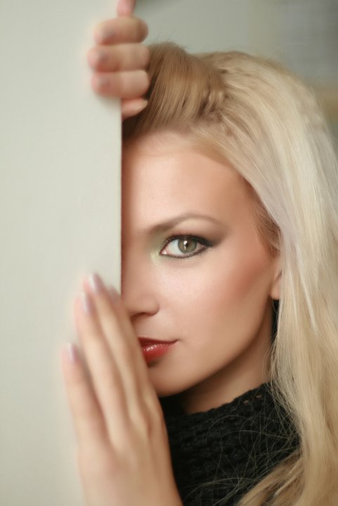 Female model photo shoot of Amandda Litova
