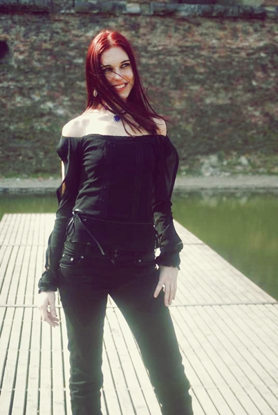 Female model photo shoot of VampireDrug