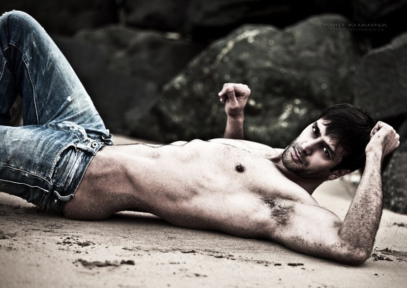 Male model photo shoot of Farhad Shahnawaz in yariroad