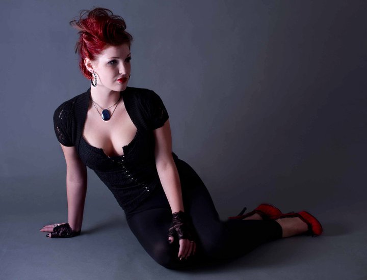 Female model photo shoot of Lyn Nyx