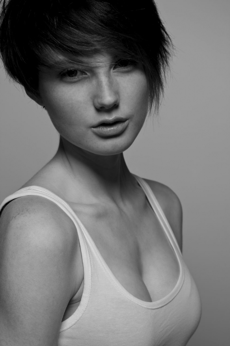 Female model photo shoot of Ellen Davies