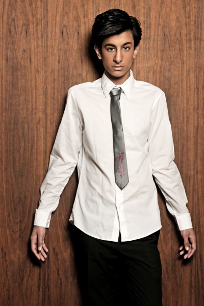 Male model photo shoot of Junaiid Ahmed