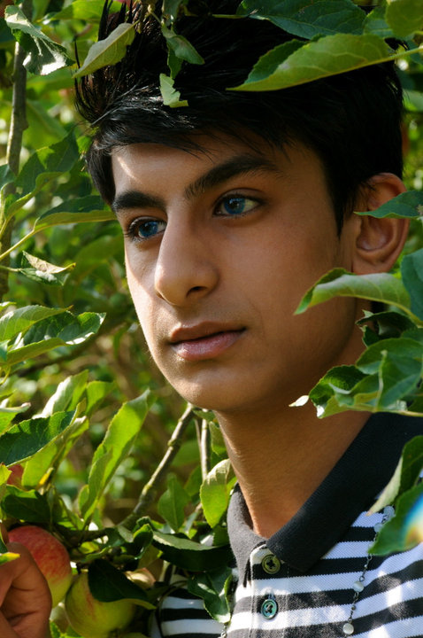Male model photo shoot of Junaiid Ahmed