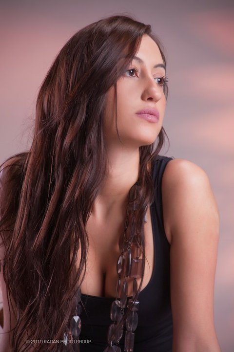 Female model photo shoot of VickyM