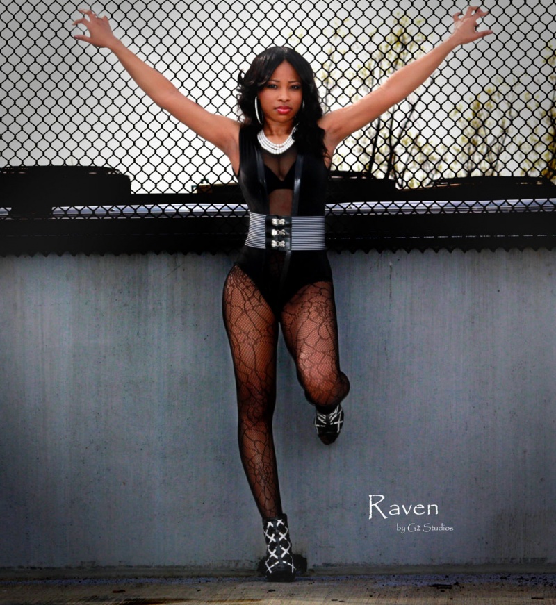 Female model photo shoot of Raven88