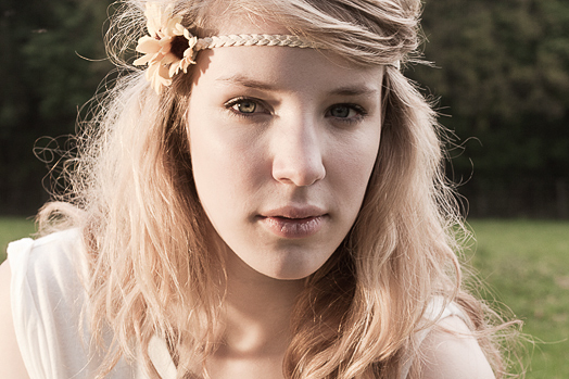 Female model photo shoot of Zoe Harbour by vishpateluk
