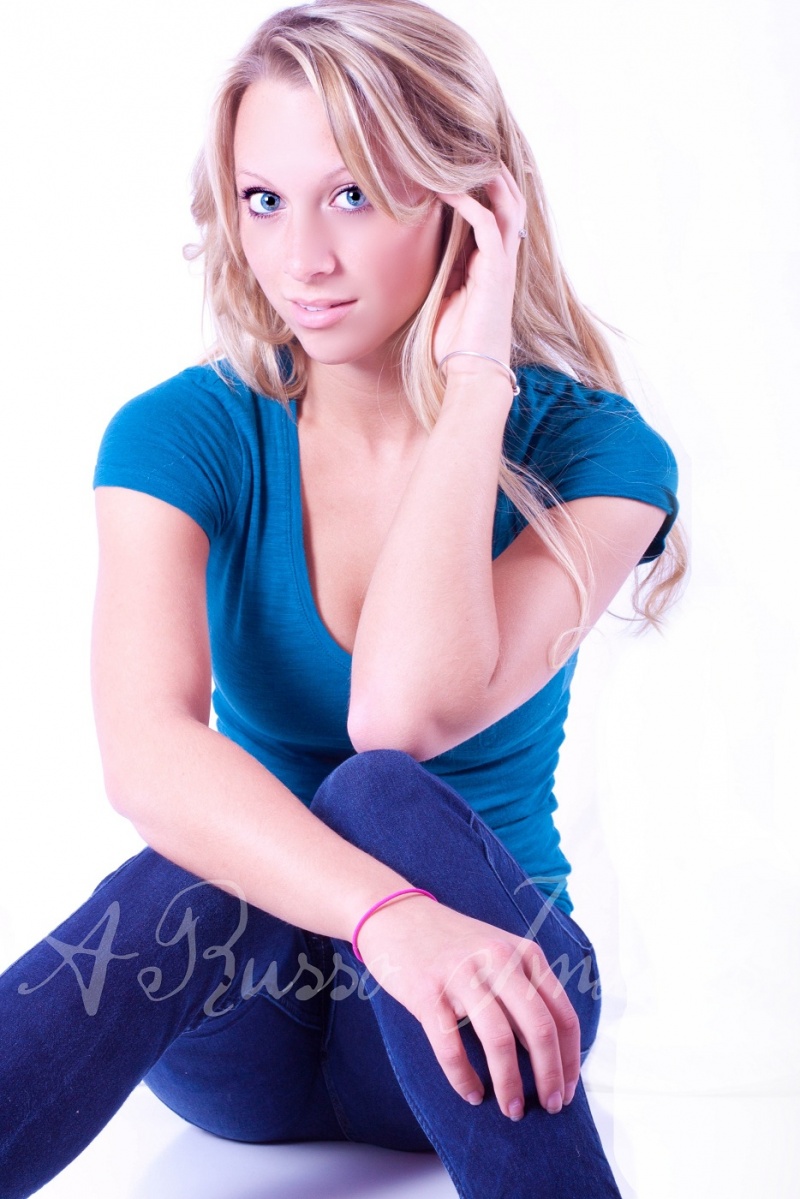 Female model photo shoot of Emily Arsenault
