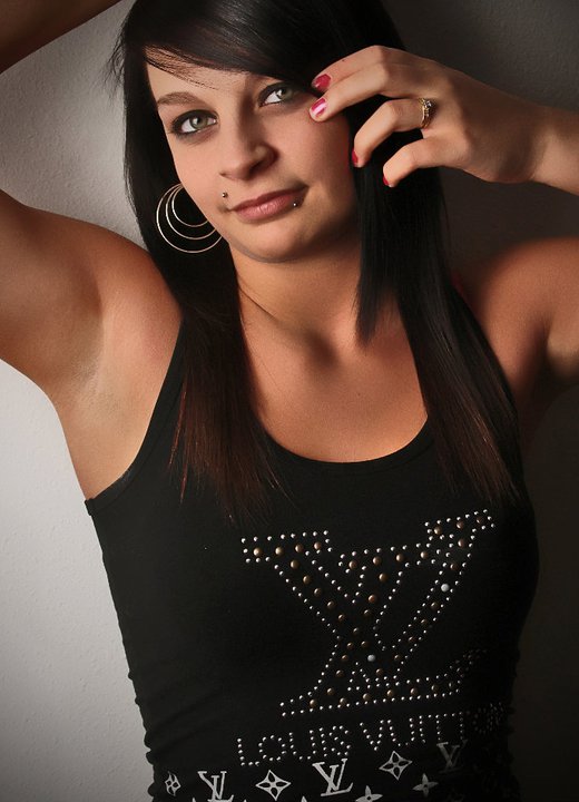 Female model photo shoot of Teresa Kulju