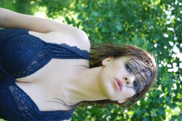 Female model photo shoot of Deborah Popovic