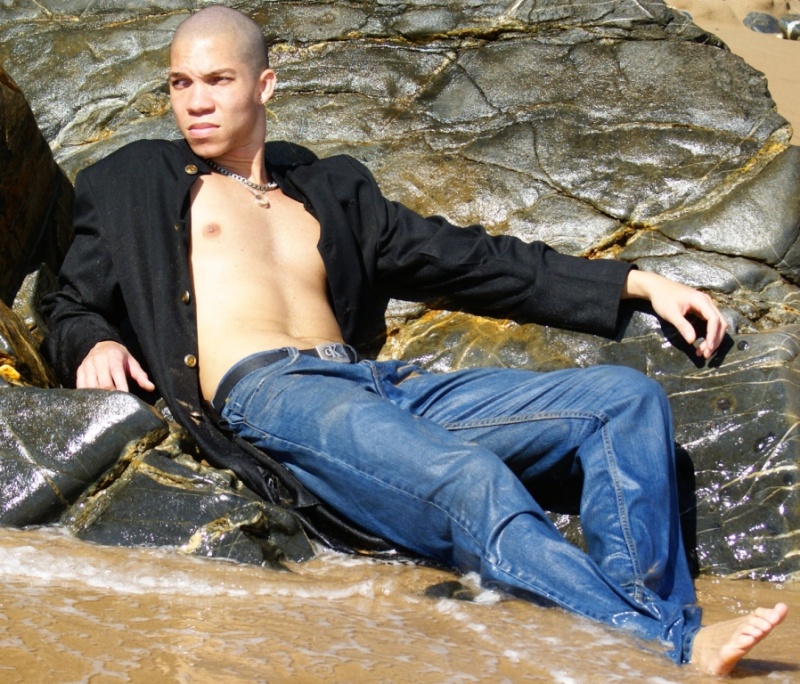 Male model photo shoot of Aaron Anthony ONeal