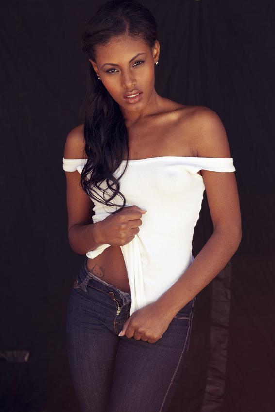 Female model photo shoot of jasmine Teresa