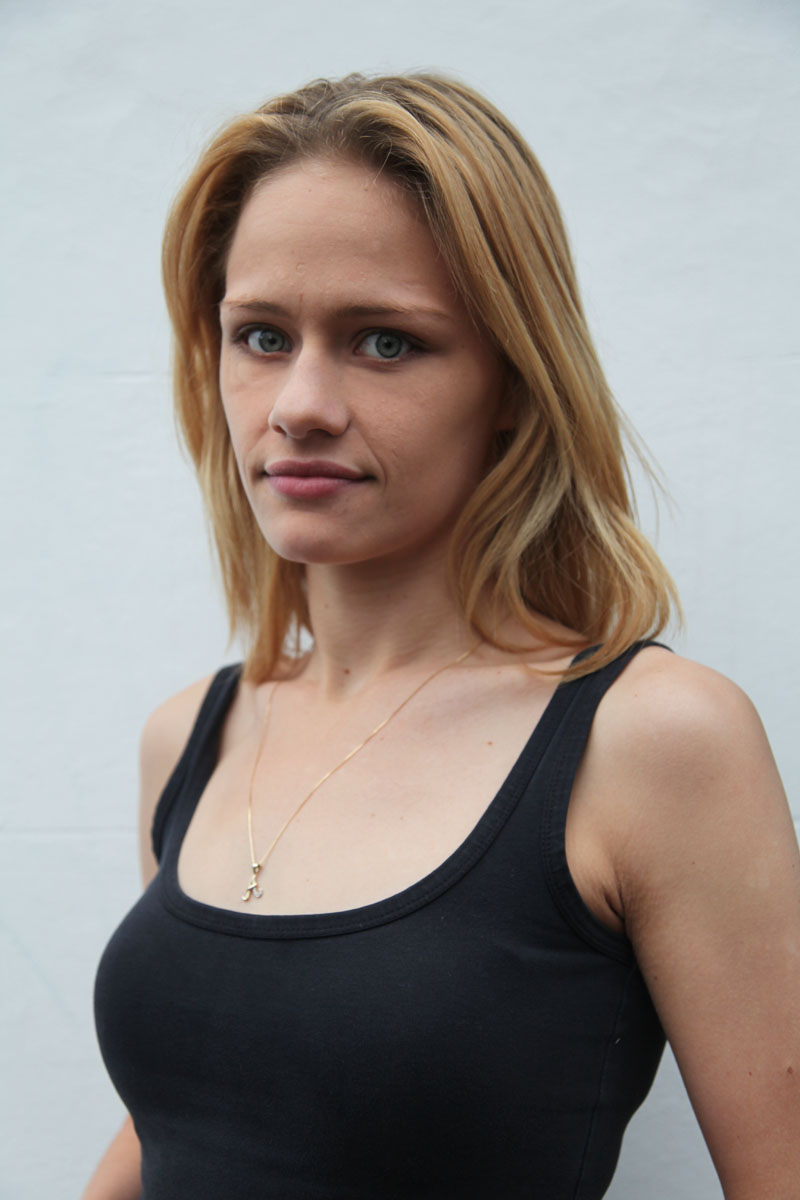 Female model photo shoot of Alix Bruggemann 