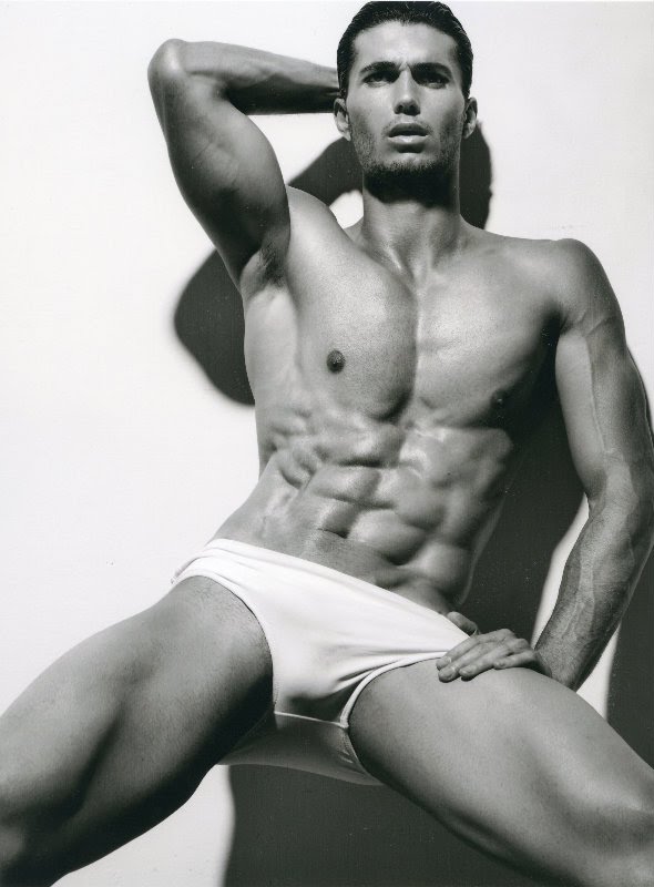 Male model photo shoot of Ygor Moreira