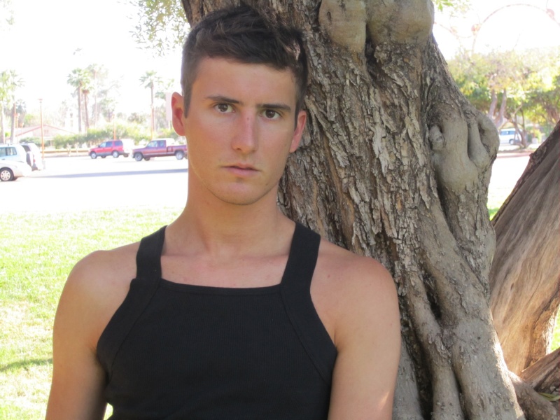 Male model photo shoot of Daniel Thomas Sheets