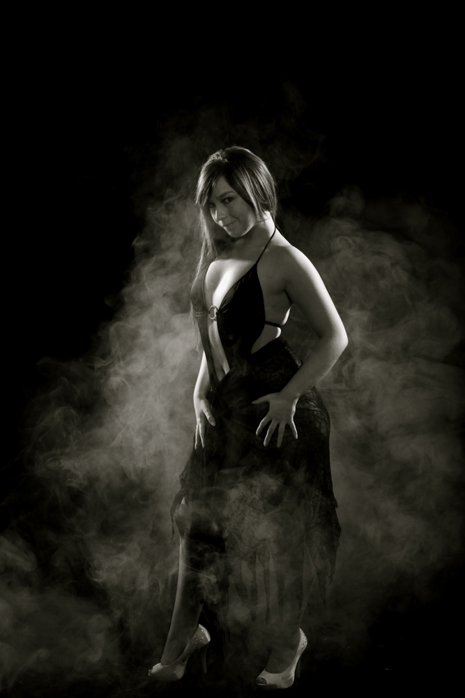 Female model photo shoot of Shari Lee Coulton by Neilspix
