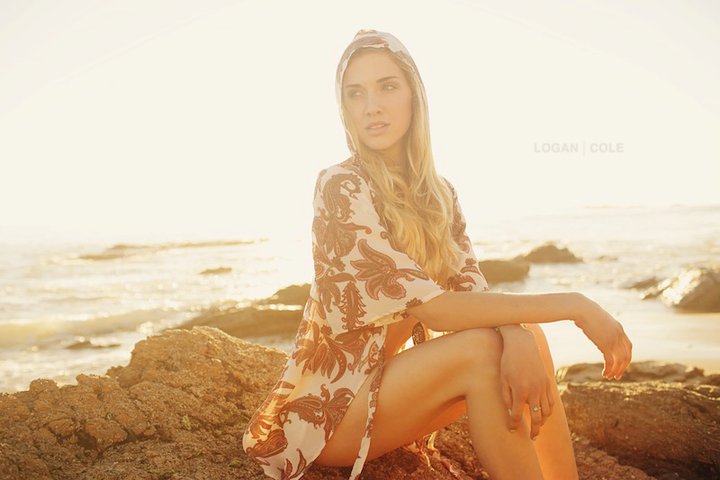Female model photo shoot of Laura Diaz
