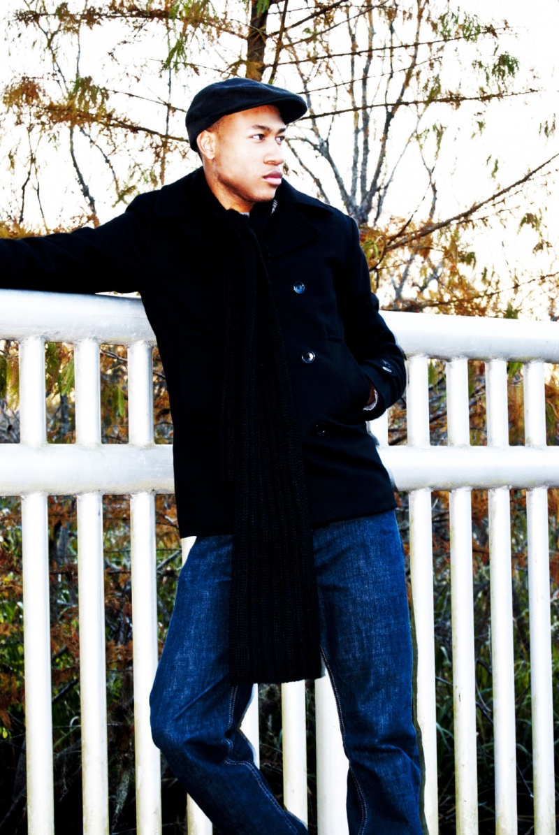 Male model photo shoot of Naveen Jordan 