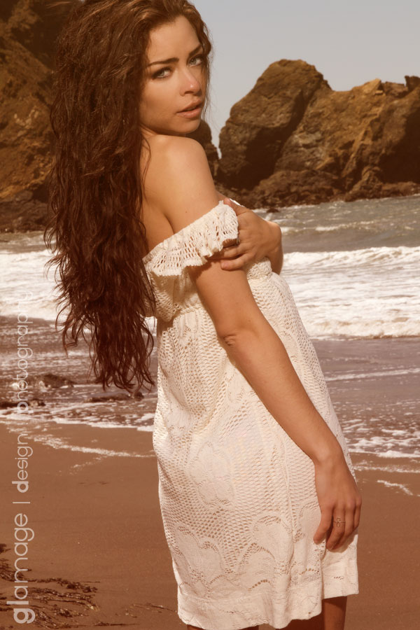 Female model photo shoot of Melissa Model Hunter by Joon