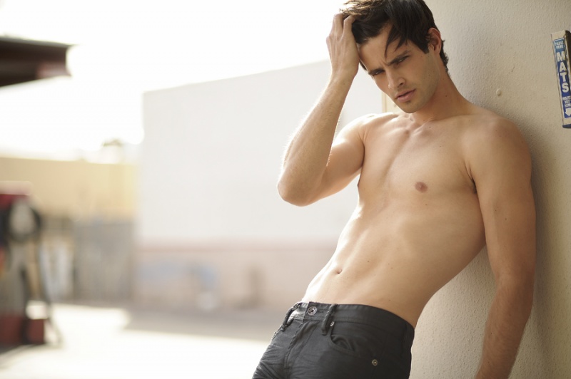 Male model photo shoot of Joel Contreras